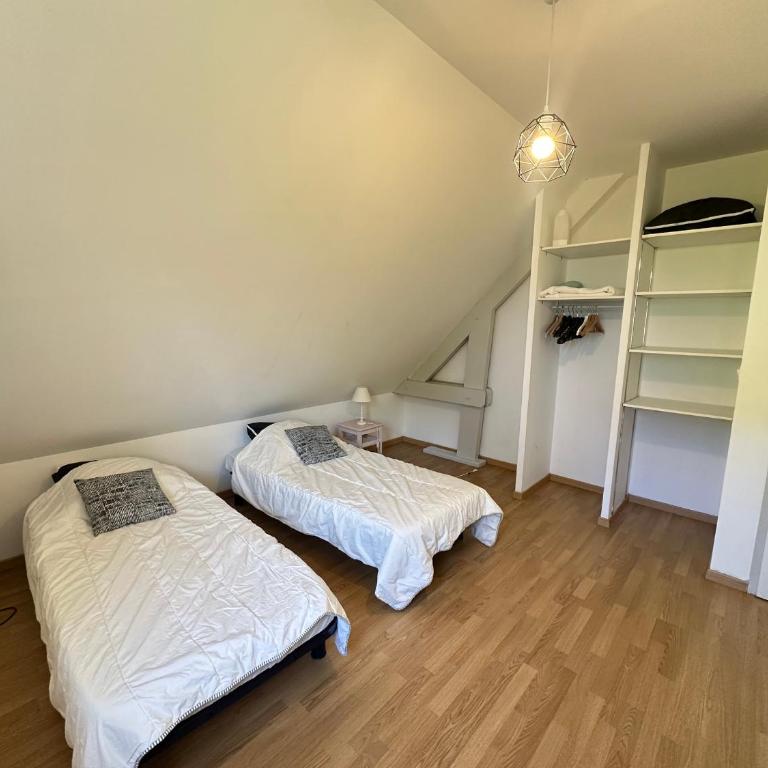 Grande Villa avec Jardin, Proche Plage et Centre de Villers-sur-Mer - FR-1-487-310 - Ferienhaus (8 Erwachsene) - 16