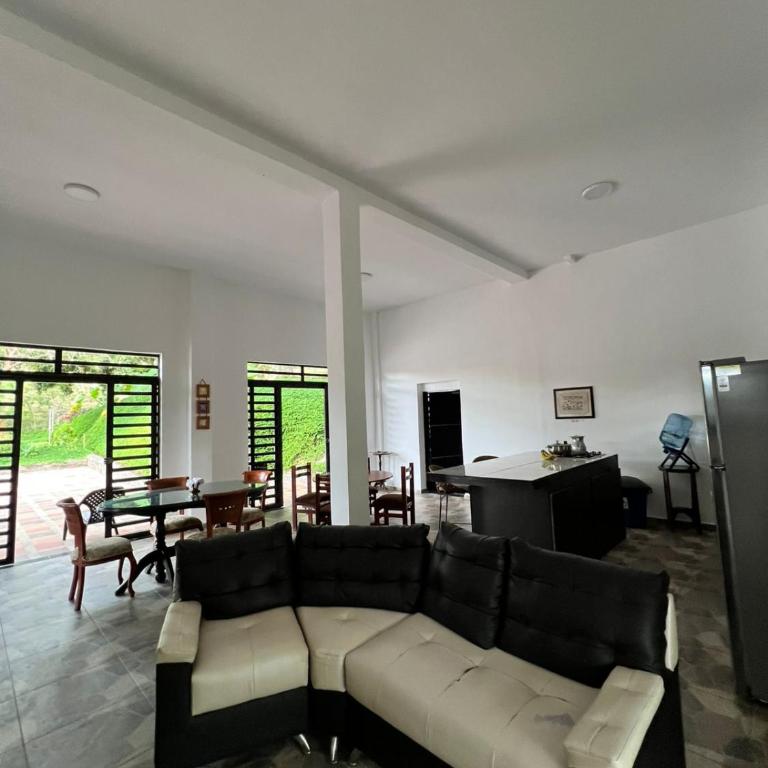 Casa Angola - Casa de 6 dormitorios - 6
