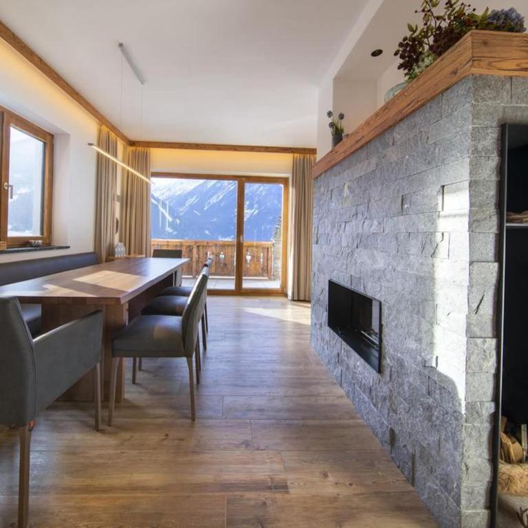 Alpine Chalet with Ski-In Access - Chalet mit 3 Schlafzimmern - 3