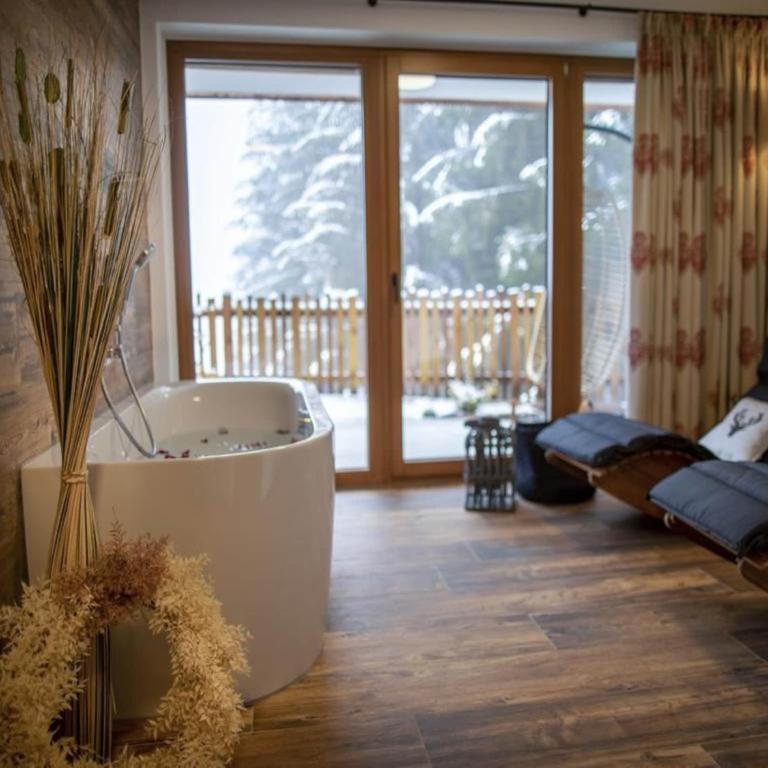Chalet in Neukirchen near Wildkogel Ski Slope - Ferienhaus mit 4 Zimmern - 51