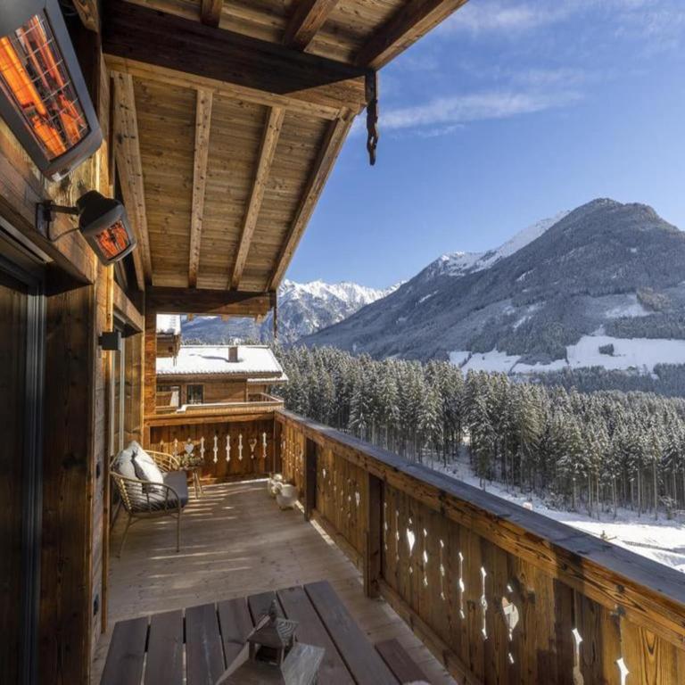 Chalet in Neukirchen near Wildkogel Ski Slope - Ferienhaus mit 4 Zimmern - 42