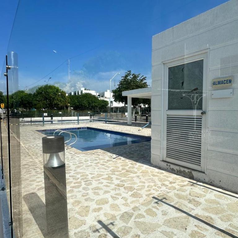 Apartamento Amoblado 3 Habitaciones en Conjunto - Apartamento de 3 dormitorios - 25