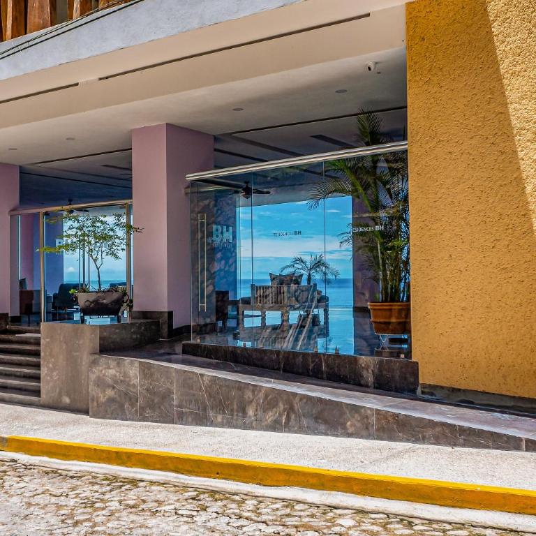 Oceanfront, 8th-floor condo with pool, pool spa & large balcony - Vacation Home - 36