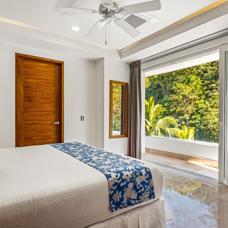 Oceanfront condo with huge balcony, sweeping ocean view & amazing pool - Vacation Home - 17