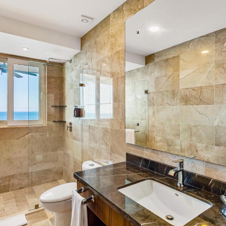 Oceanfront, 8th-floor condo with pool, pool spa & large balcony - Vacation Home - 16