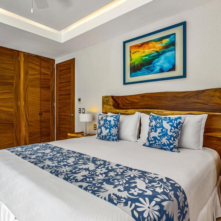 Oceanfront condo with huge balcony, sweeping ocean view & amazing pool - Vacation Home - 14