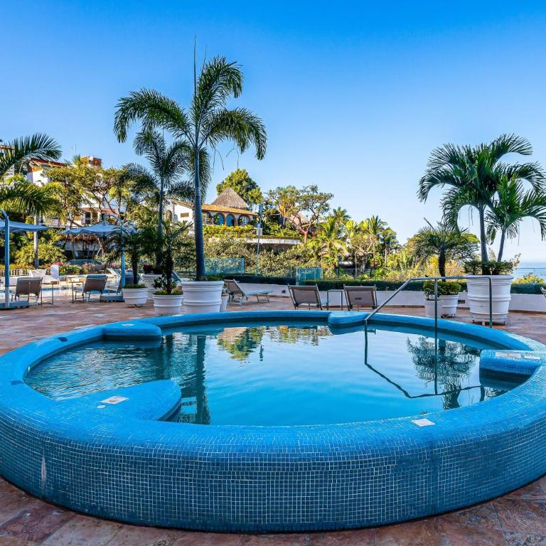 Upscale bayview villa with hot tub, private terrace, pool & stylish interiors - Vacation Home - 52