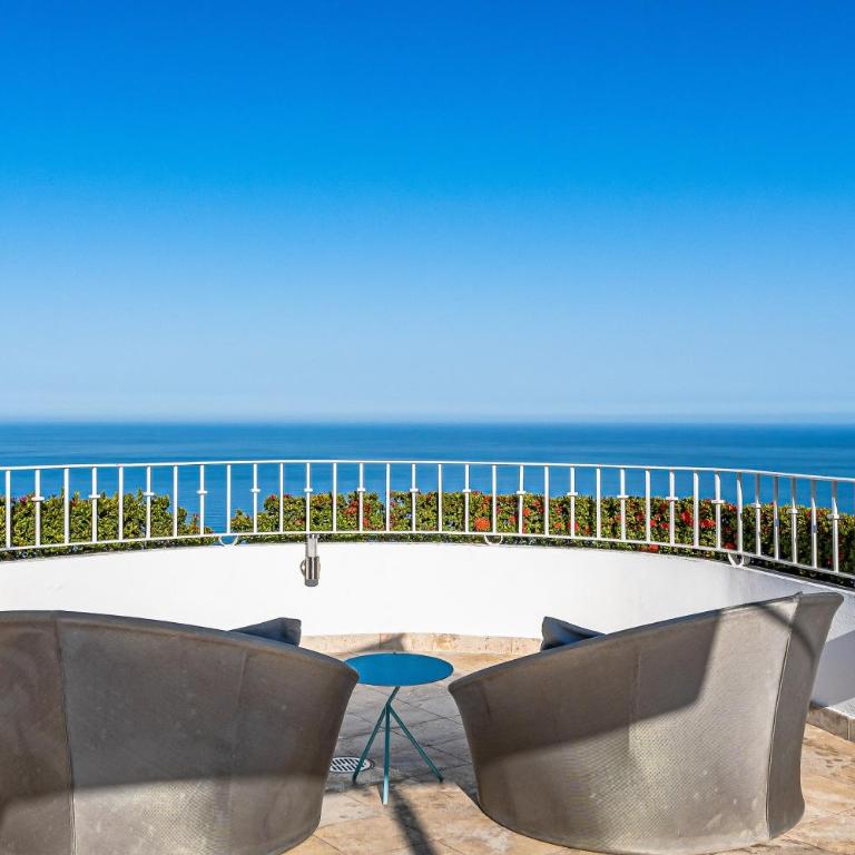 Upscale bayview villa with hot tub, private terrace, pool & stylish interiors - Vacation Home - 44
