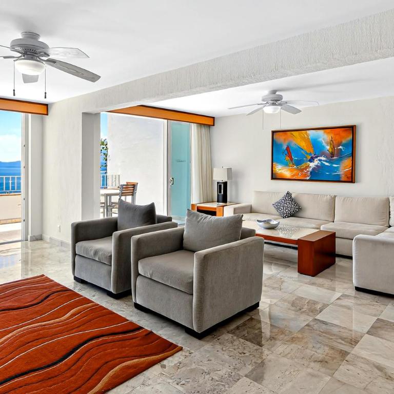 Upscale bayview villa with hot tub, private terrace, pool & stylish interiors - Vacation Home - 7