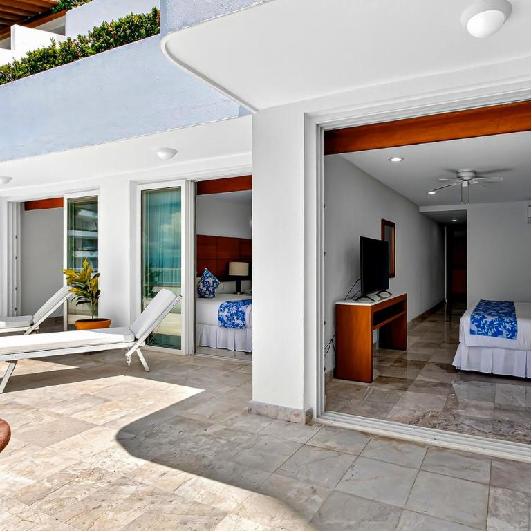 Upscale bayview villa with hot tub, private terrace, pool & stylish interiors - Vacation Home - 24