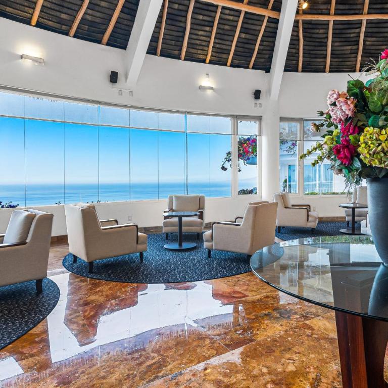 Upscale bayview villa with hot tub, private terrace, pool & stylish interiors - Vacation Home - 39