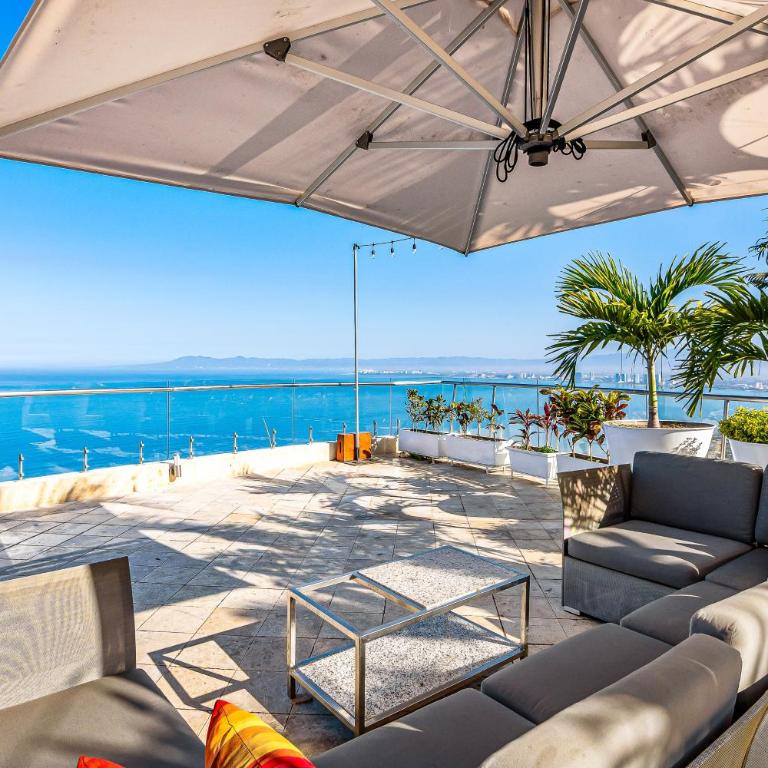 Upscale bayview villa with hot tub, private terrace, pool & stylish interiors - Vacation Home - 51