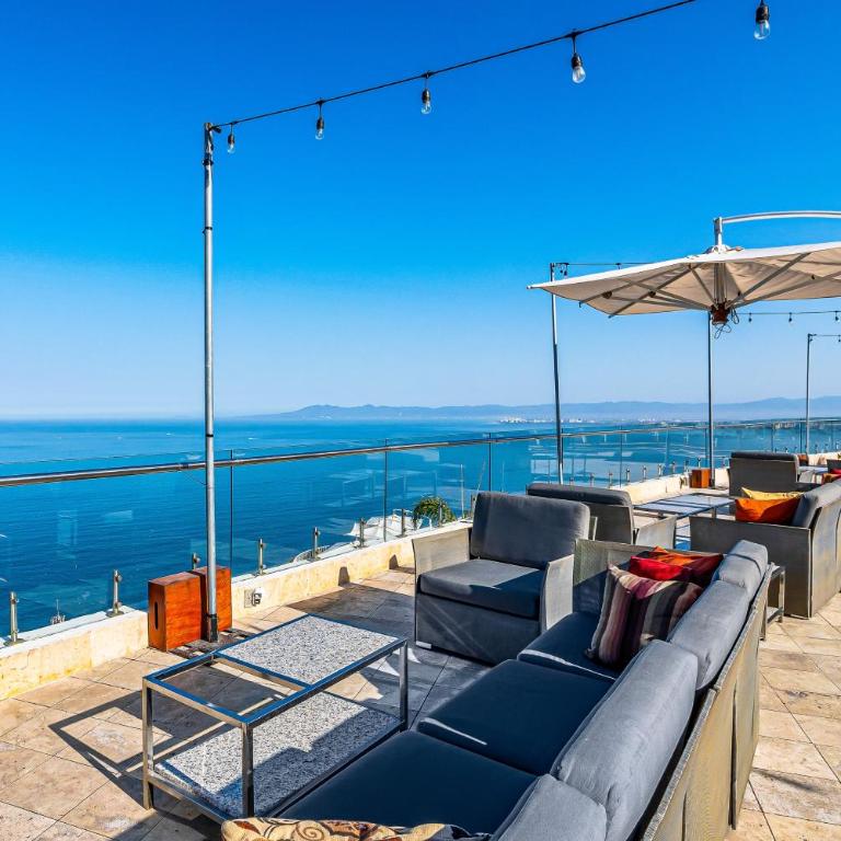 Upscale bayview villa with hot tub, private terrace, pool & stylish interiors - Vacation Home - 45