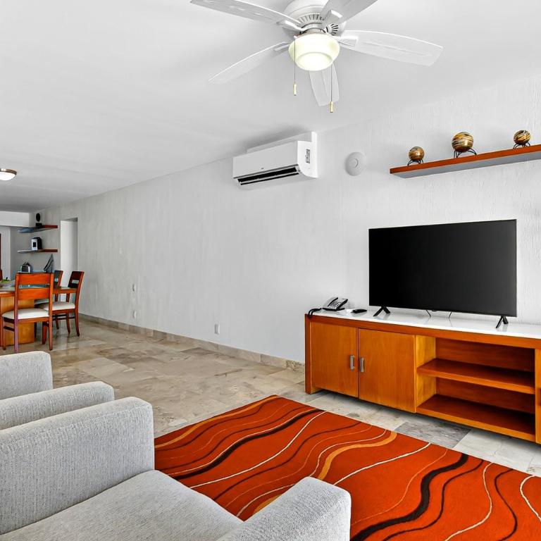 Upscale bayview villa with hot tub, private terrace, pool & stylish interiors - Vacation Home - 8