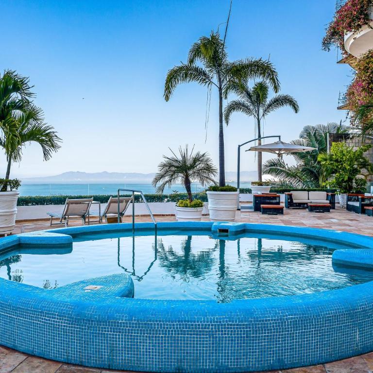 Upscale bayview villa with hot tub, private terrace, pool & stylish interiors - Vacation Home - 54