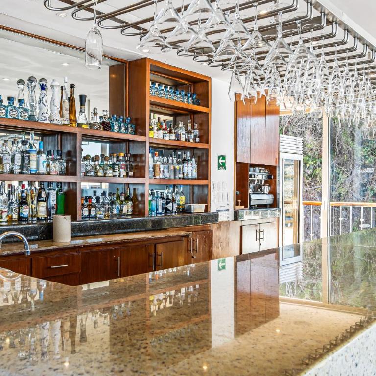 Upscale bayview villa with hot tub, private terrace, pool & stylish interiors - Vacation Home - 29