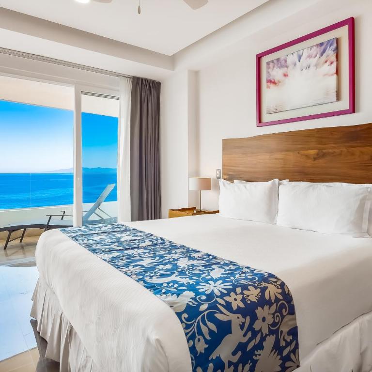 Oceanfront condo with rooftop infinity pool, panoramic views, balcony, gym, & AC - Vacation Home - 14