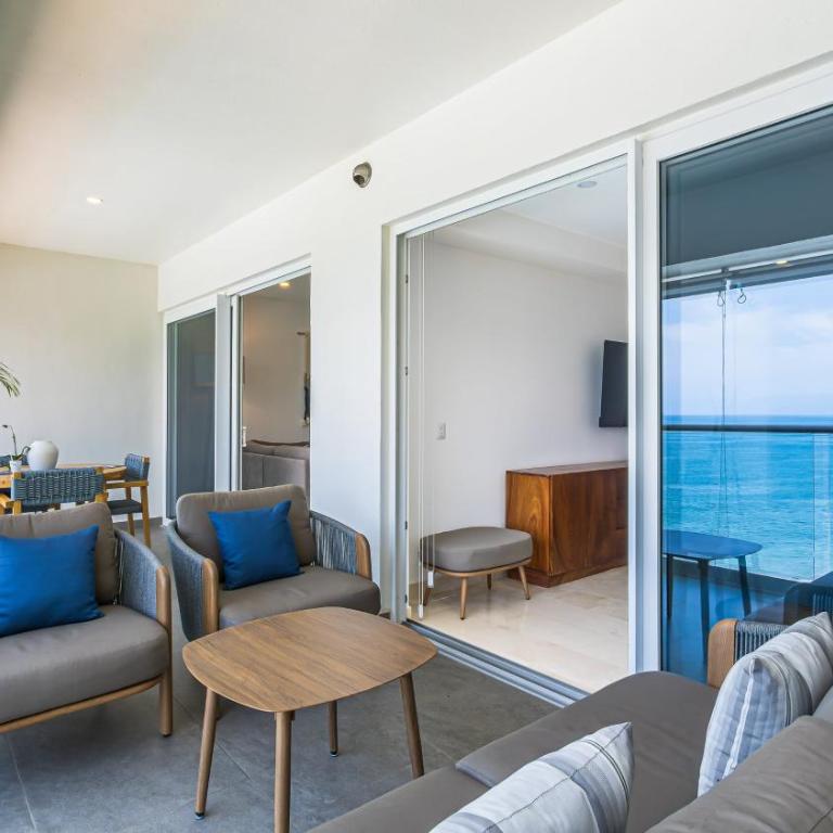Bright oceanfront condo with balcony, rooftop pool & near Malecon boardwalk - Casa - 40