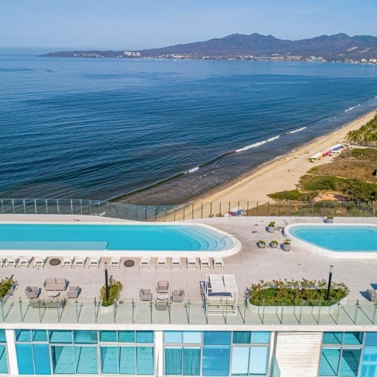Oceanfront luxury with amazing view, 4 pools, private beach, on-site spa, dining - Casa - 46