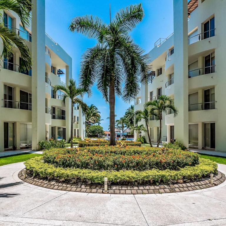 Charming condo with ocean-view, pool & balcony - Casa - 4