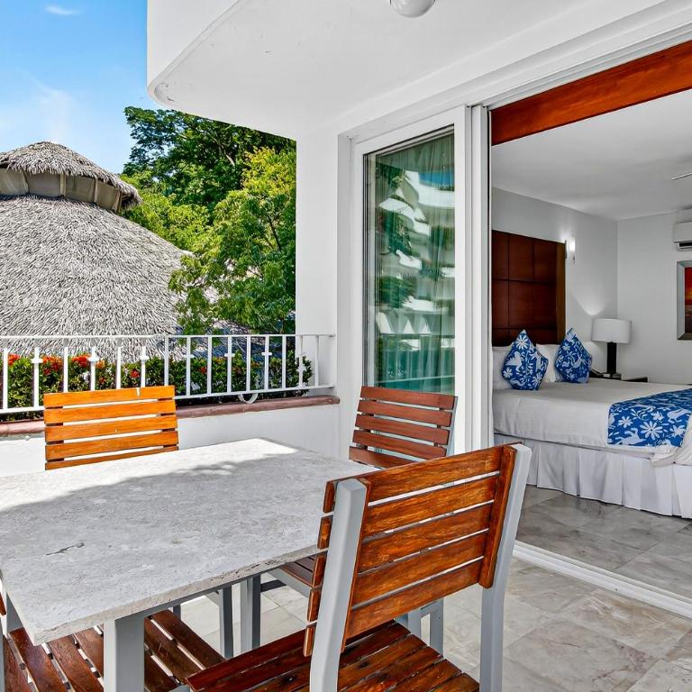 Stylish oceanview suite with infinity pool, full kitchen & bay-view terrace - Casa - 25