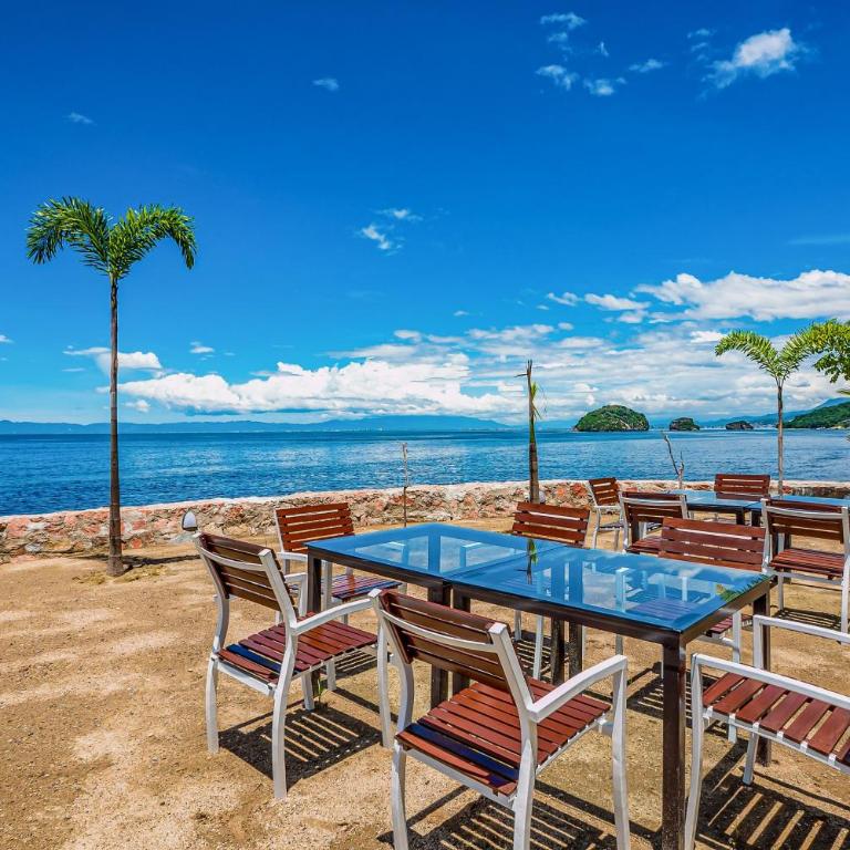 Oceanfront, 8th-floor condo with pool, pool spa & large balcony - Vacation Home - 25