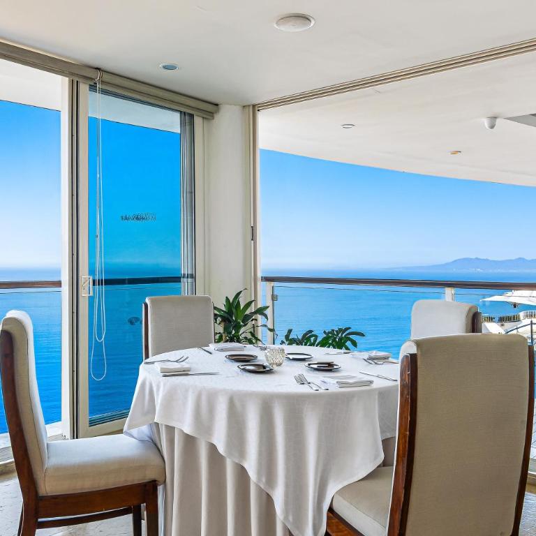 Upscale bayview villa with hot tub, private terrace, pool & stylish interiors - Vacation Home - 34
