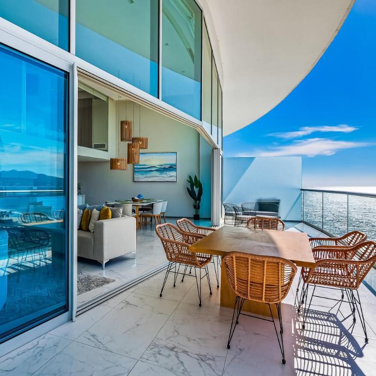Oceanfront luxury with amazing view, 4 pools, private beach, on-site spa, dining - Casa - 27