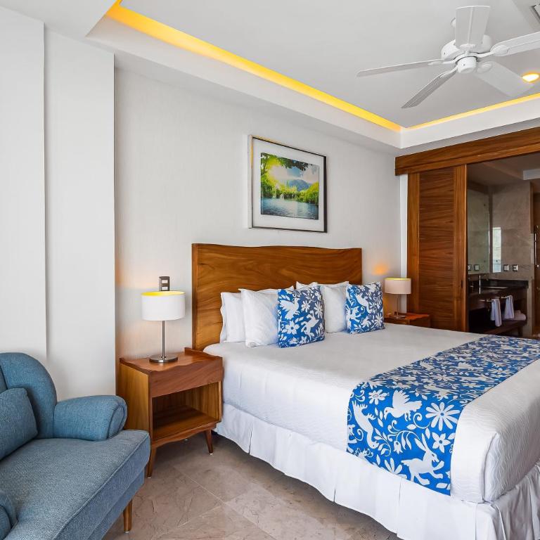 Luxurious 6th-floor condo with pool, oceanfront balcony & water view - Casa - 19