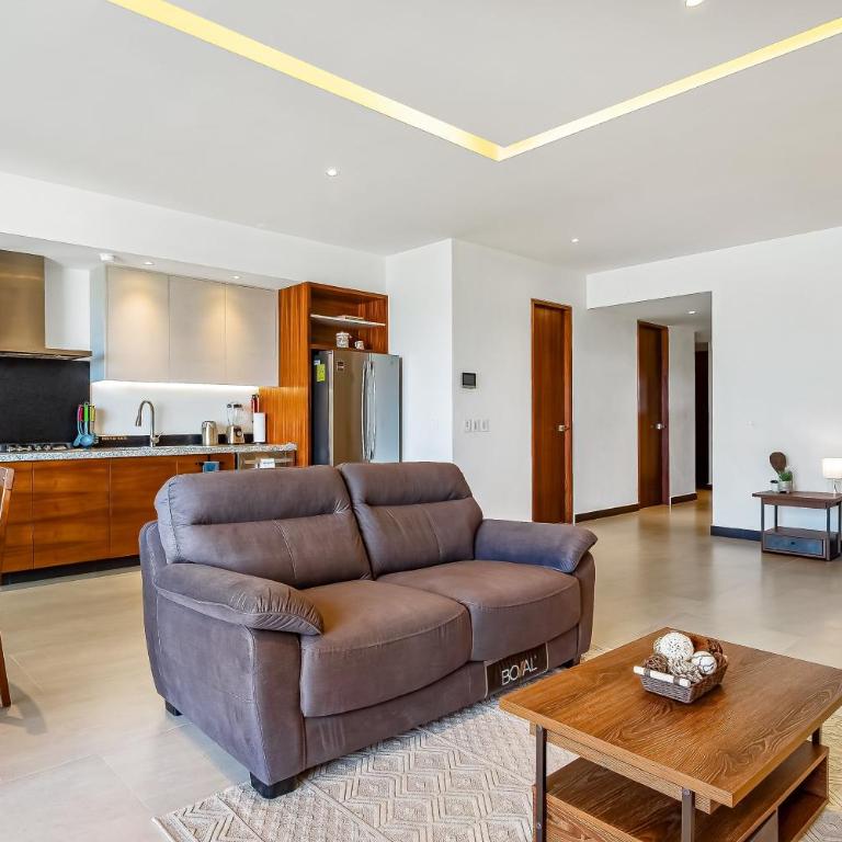 Enchanting & modern beach retreat with pool, gym, & breathtaking balcony views - Casa - 5