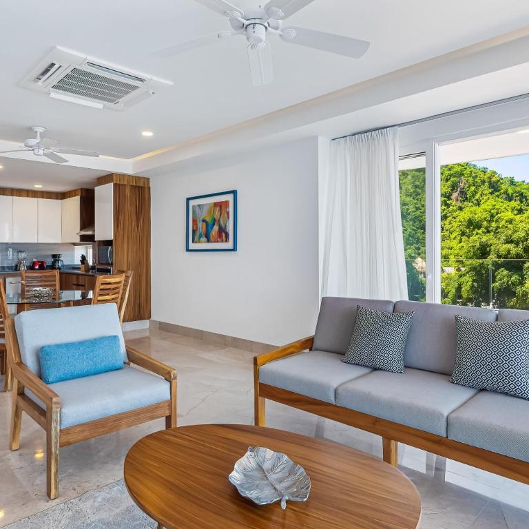 Luxurious 6th-floor condo with pool, oceanfront balcony & water view - Casa - 9