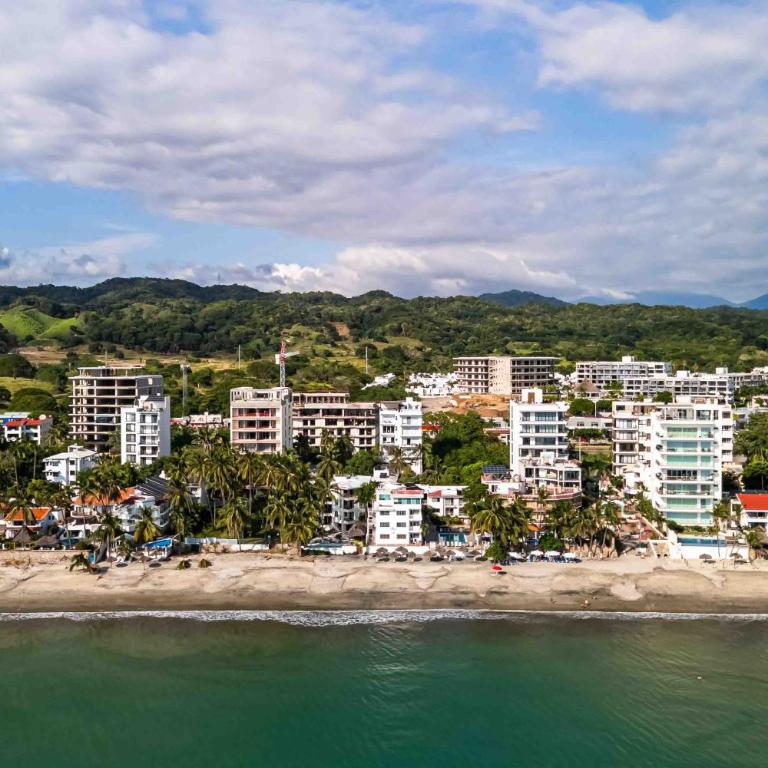 Relaxing condo with rooftop pool, oceanview balcony & walkable beach access - Casa - 32