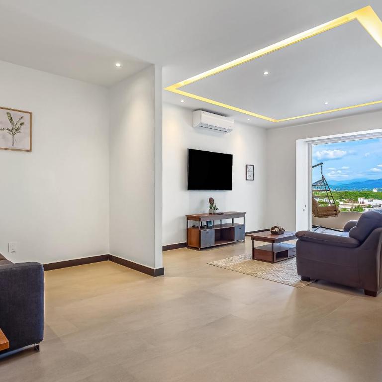 Enchanting & modern beach retreat with pool, gym, & breathtaking balcony views - Casa - 7