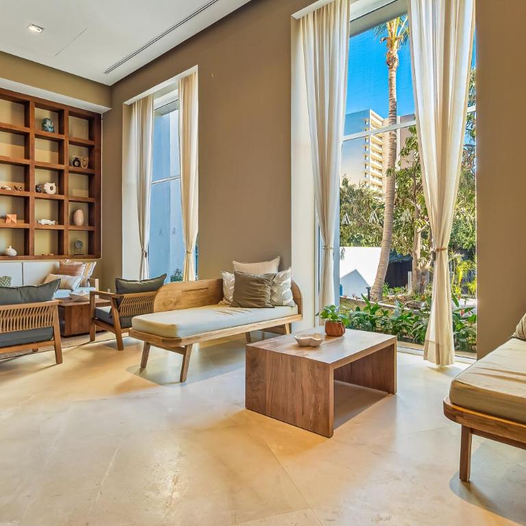 Oceanfront studio with infinity pool, breathtaking views & beach access - Vacation Home - 7