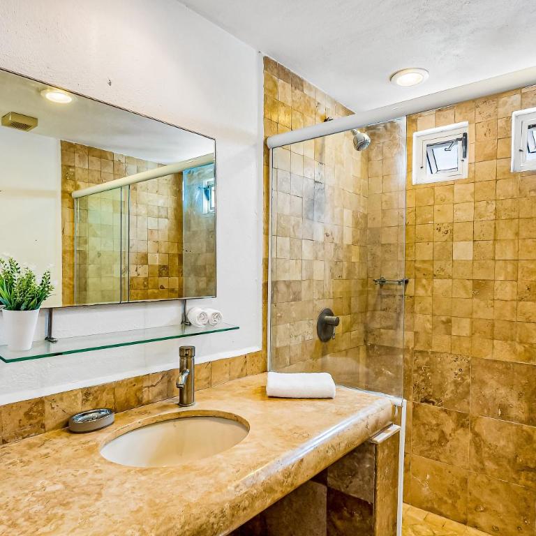 Charming condo with ocean-view, pool & balcony - Casa - 26