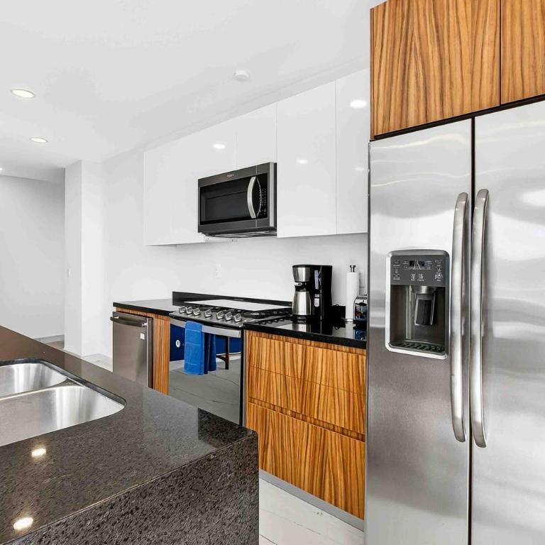 Relaxing condo with rooftop pool, oceanview balcony & walkable beach access - Casa - 13