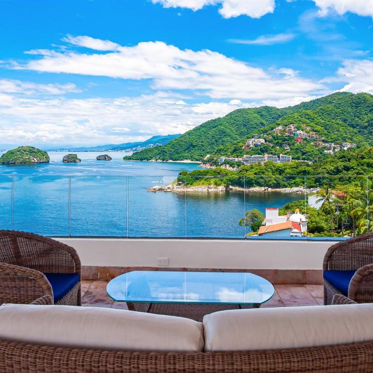 Luxurious 6th-floor condo with pool, oceanfront balcony & water view - Casa - 40