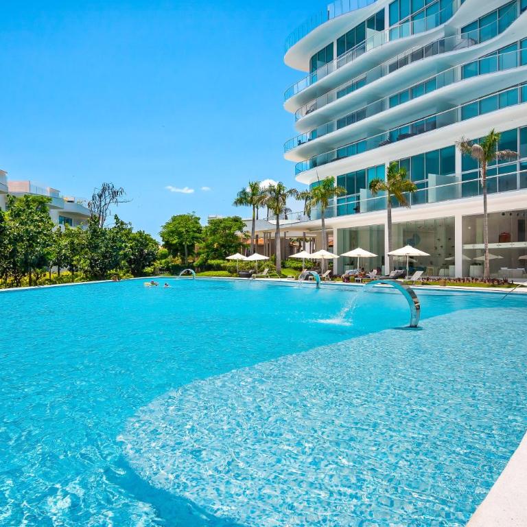 Golf-and-sea condo with panoramic ocean/mountain views, pool - Casa - 5