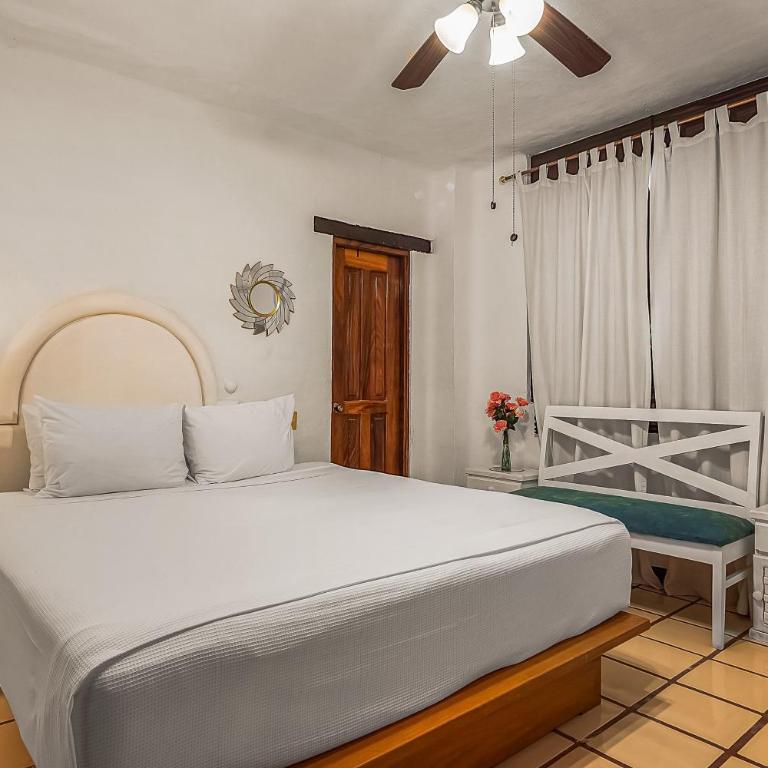 Cozy apartment w/ balcony, pool views, free Wifi - Vacation Home - 17