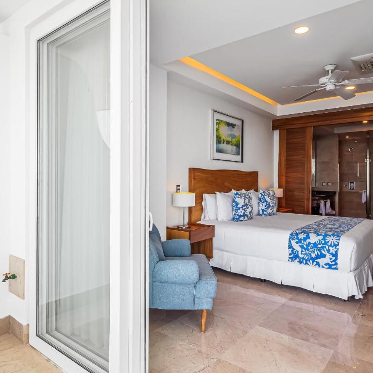 Luxurious 6th-floor condo with pool, oceanfront balcony & water view - Casa - 18