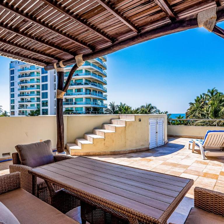 Charming condo with ocean-view, pool & balcony - Casa - 36