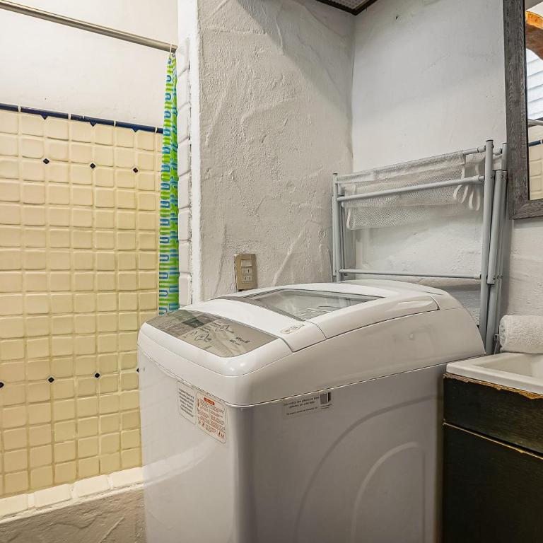 Cozy apartment w/ balcony, pool views, free Wifi - Vacation Home - 20