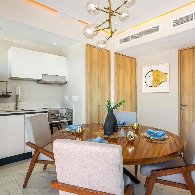 Golf-and-sea condo with panoramic ocean/mountain views, pool - Casa - 10