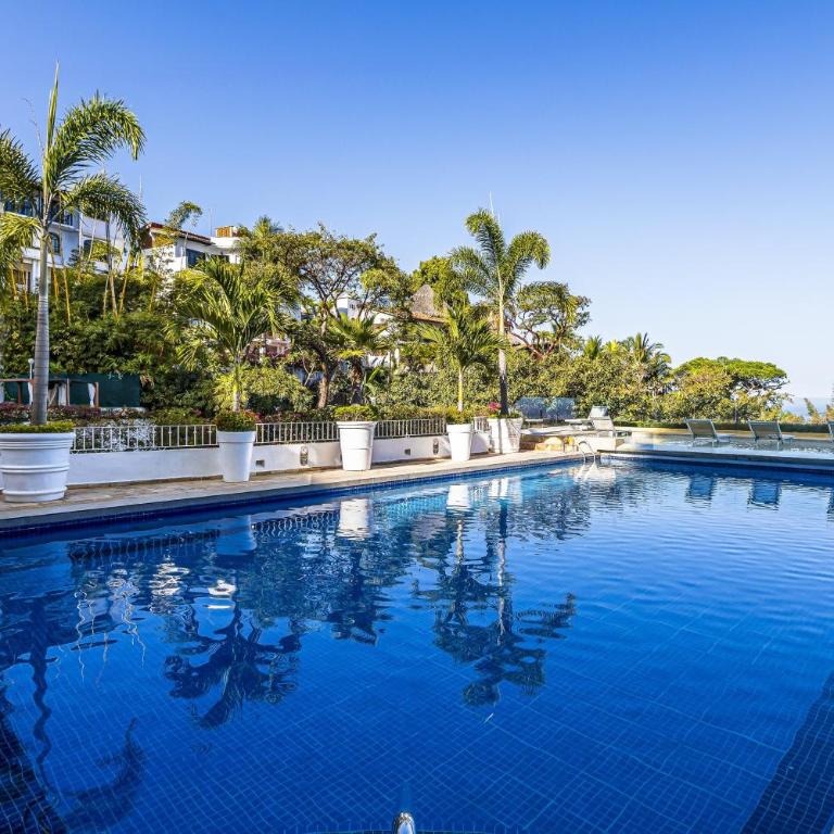 Stunning oceanview suite with cliffside infinity pool, terrace & gourmet kitchen - Casa - 51