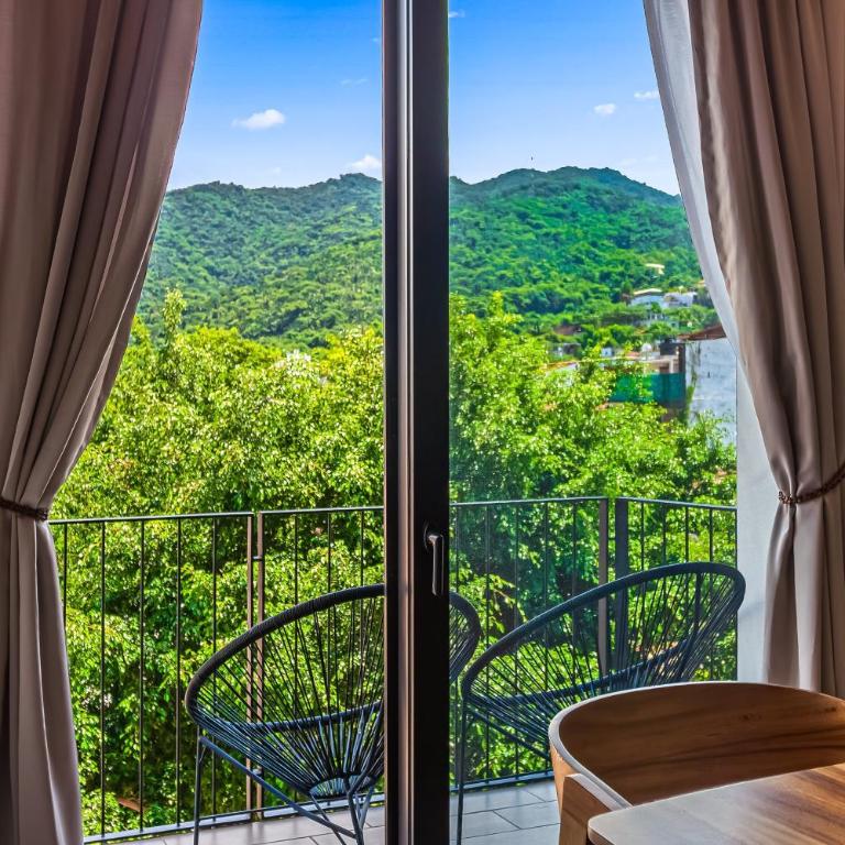 Luxury condo with shared rooftop pool and lounge, private washer/dryer - Vacation Home - 25
