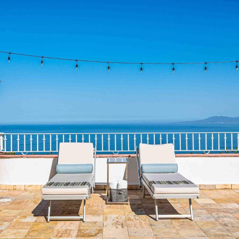 Elegant multi-level penthouse with rooftop Jacuzzi, bay views, pool & game room - Casa - 36