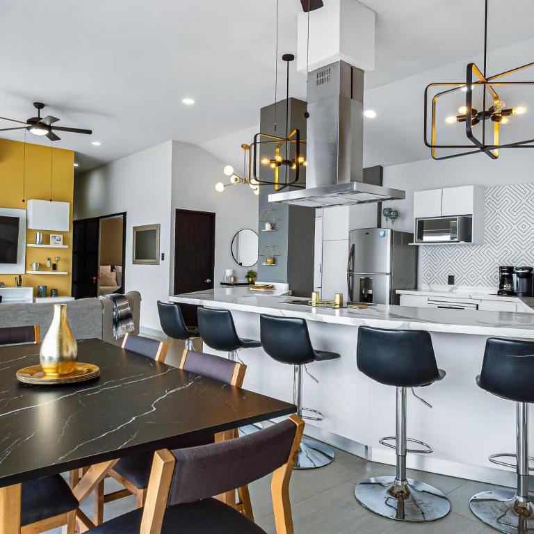 Dog-friendly ocean view penthouse & studio with a full kitchen & kitchenette - Casa - 13