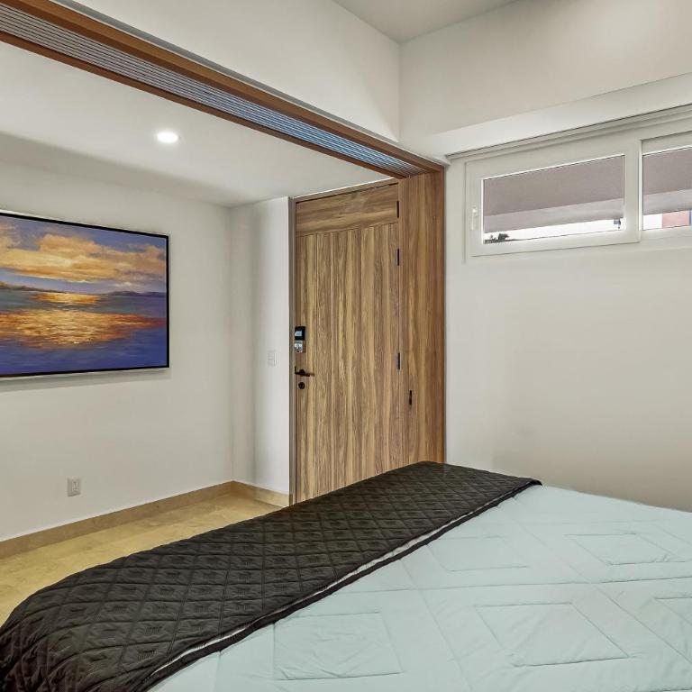 Serene coastal getaway with private infinity pool, beach access & scenic vistas - Vacation Home - 13