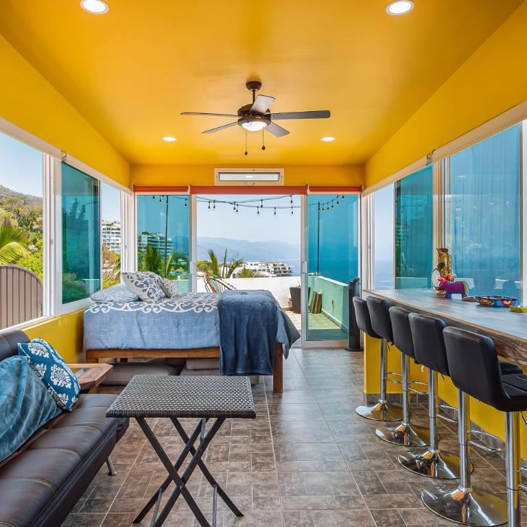 Dog-friendly ocean view penthouse & studio with a full kitchen & kitchenette - Casa - 15