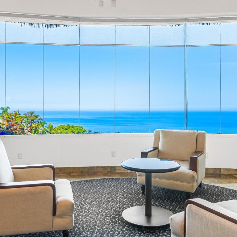 Elegant hillside villa with panoramic views, pool, hot tub & luxe interiors - Vacation Home - 23